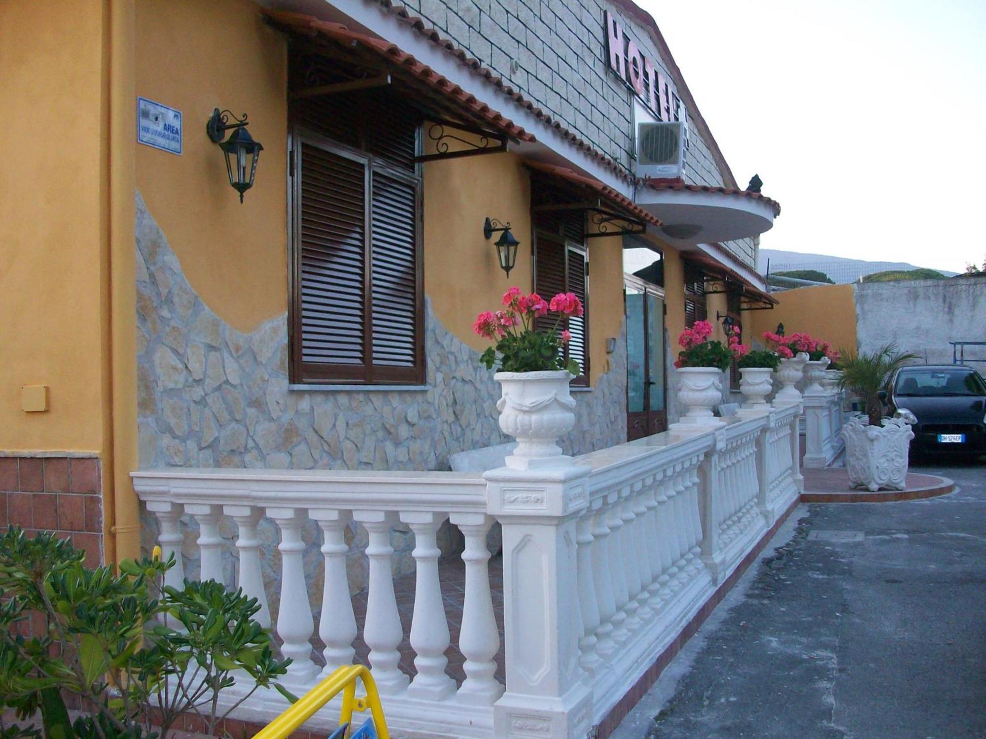 Hotel Il Quadrifoglio Torre del Greco Exterior foto